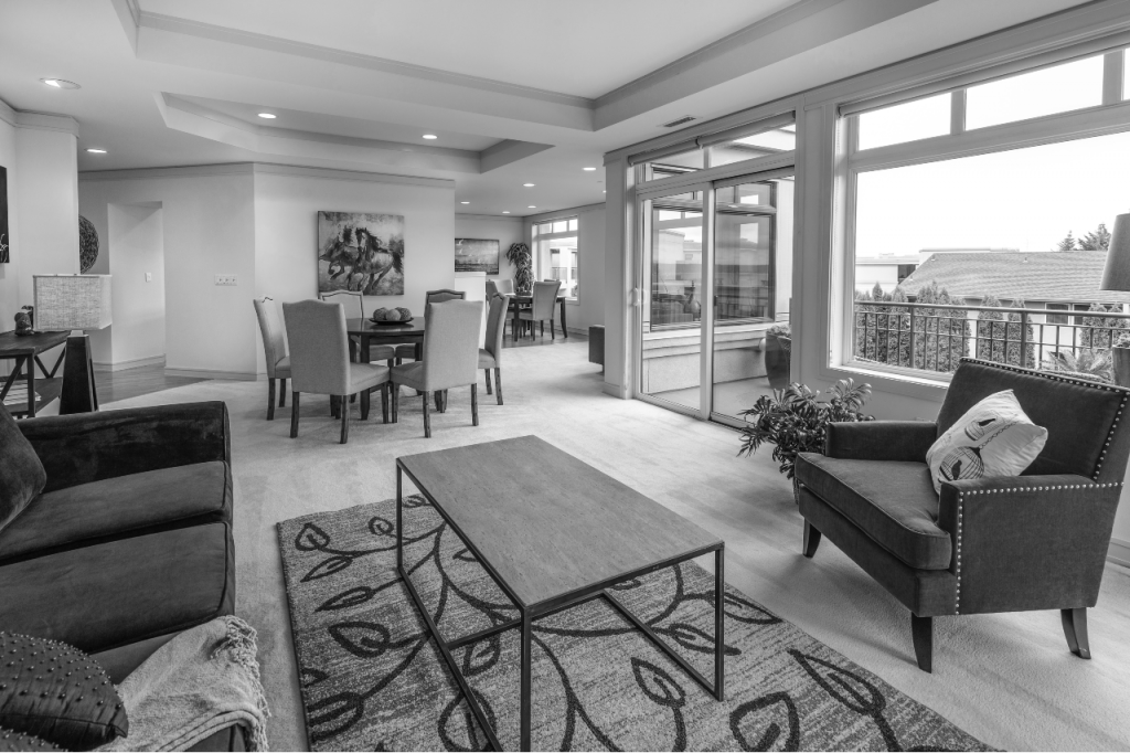 Living room and dinning room vacant staging